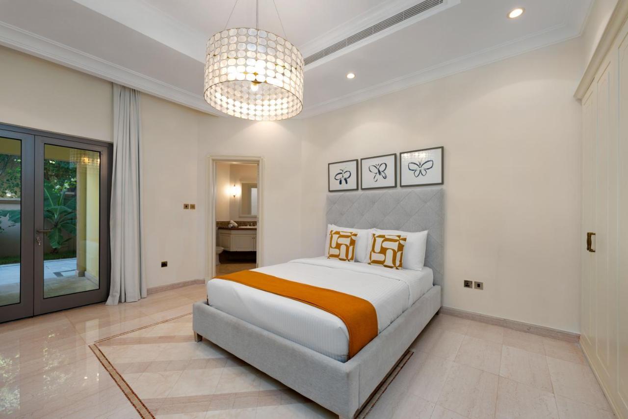 Maison Privee - Exclusive With Private Pool, Garden & Dubaï