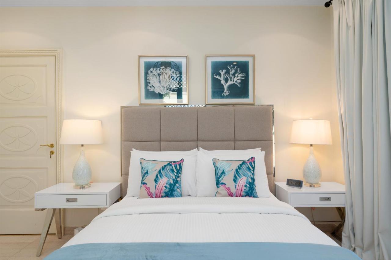 Maison Privee - Exclusive With Private Pool, Garden & Dubaï